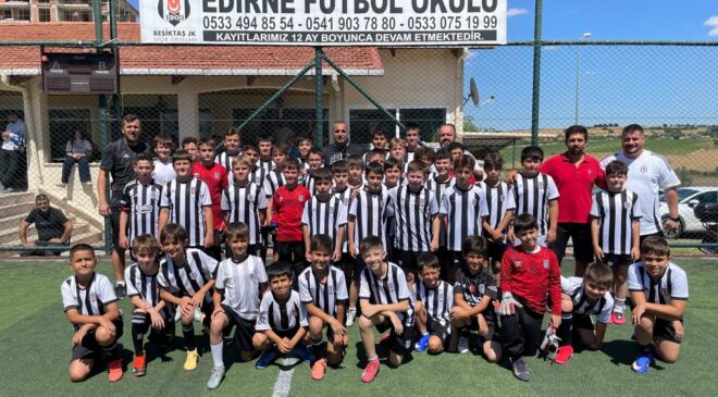 Beşiktaş Futbol Okulu’na sürpriz ziyaret