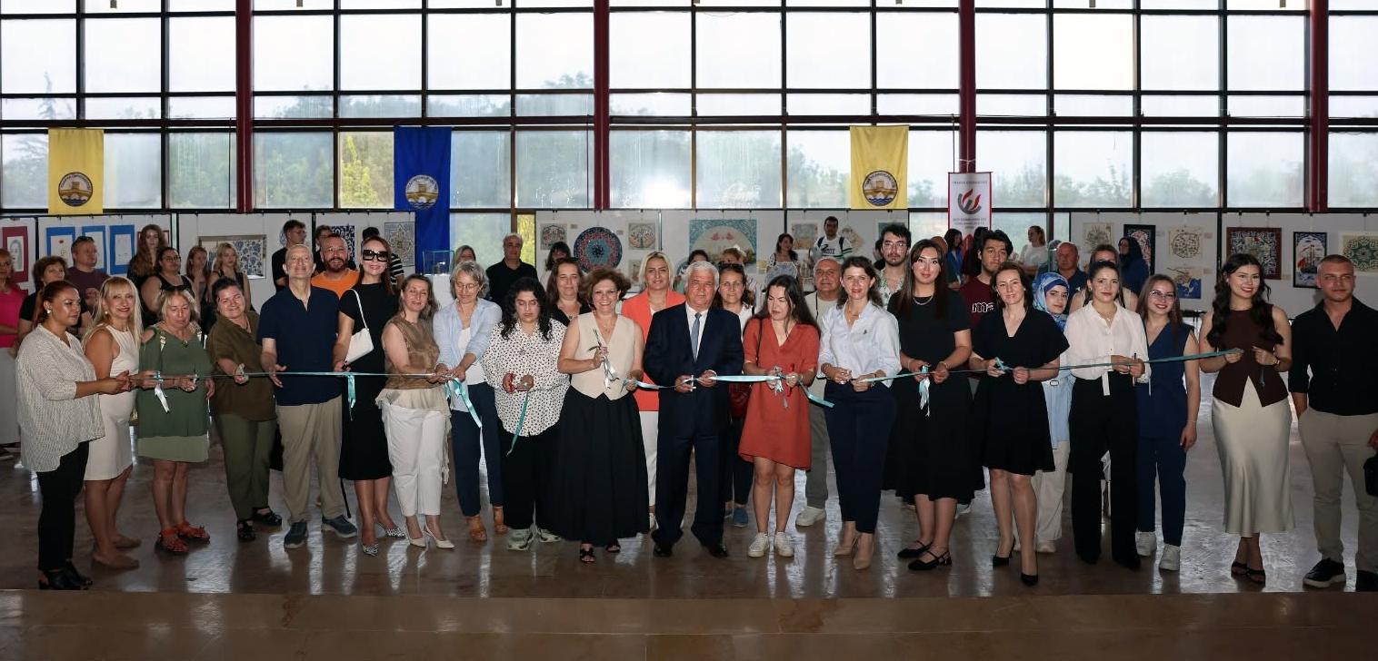 Geçmişten geleceğe mezuniyet köprüsü sergisi