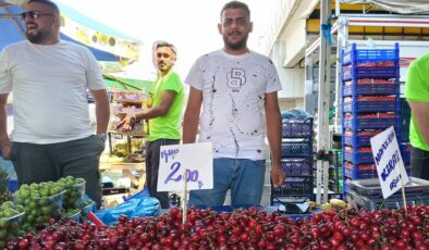 Vatandaş kiraz alırken düşünüyor