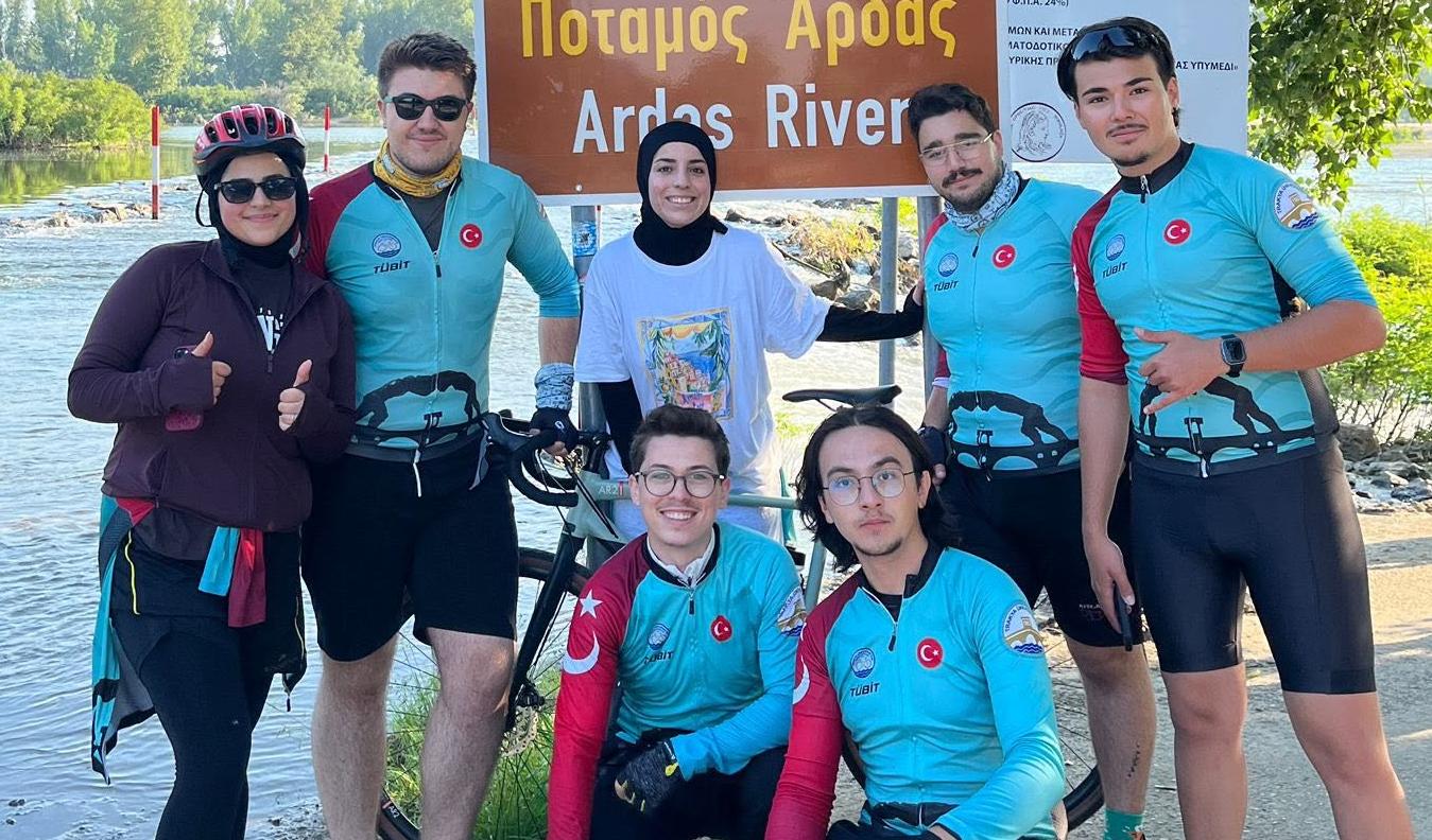 Komşuya pedal yolculuğu