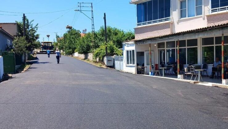 Köy yollarında asfaltlama sürüyor
