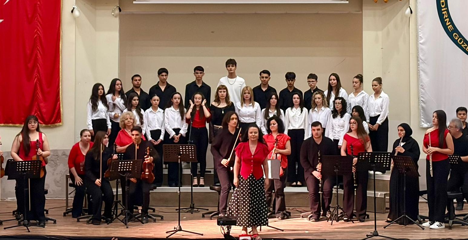 Öğrencilerden muhteşem konser