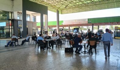 Öğrenciler otogara akın etti