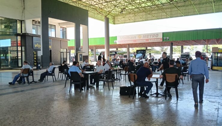Öğrenciler otogara akın etti