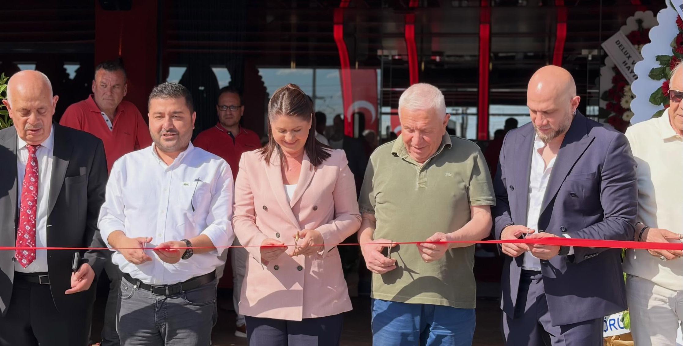 Fries Club açıldı