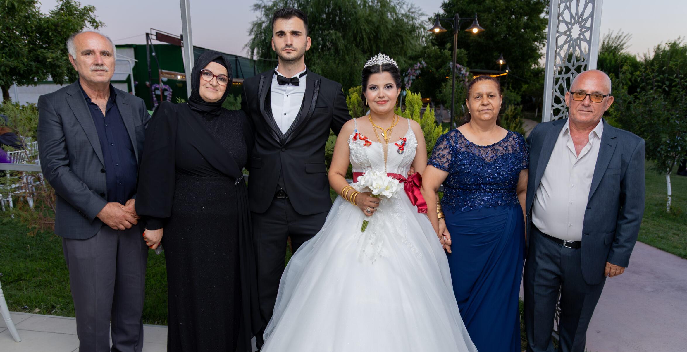 Simge ve Abdullah dünya evine girdi