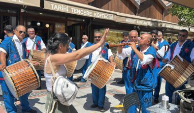 Turistler coştu