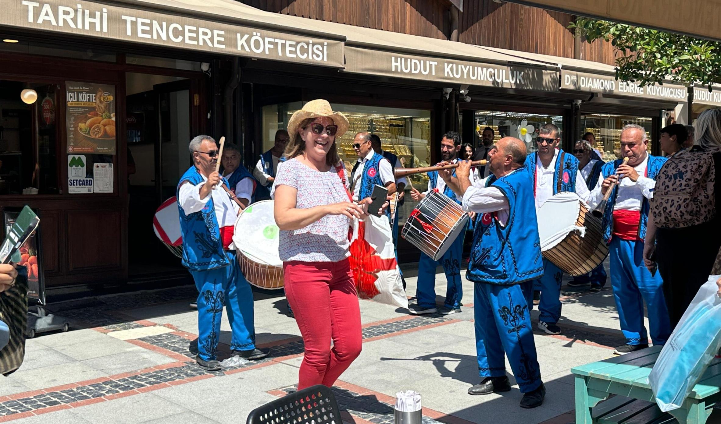Turistler coştu