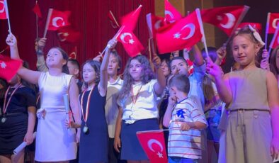 Vali Fahri Yücel İlkokulu’nda mezuniyet sevinci
