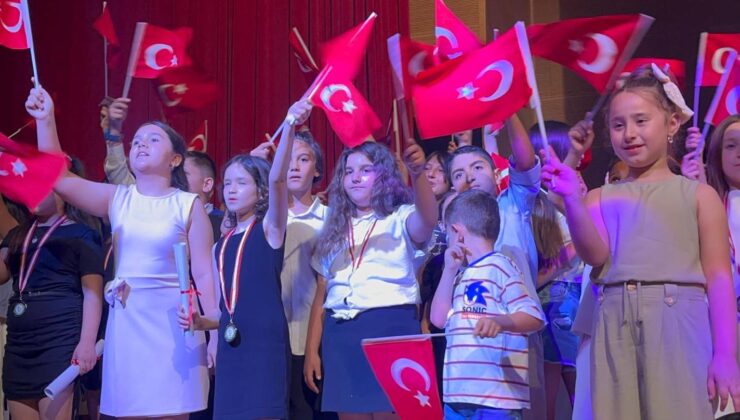 Vali Fahri Yücel İlkokulu’nda mezuniyet sevinci