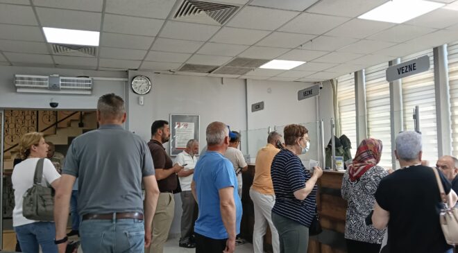 Vergi ödemelerinde kuyruk