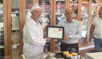 ‘Kurabiyeci Dede’ye teşekkür belgesi