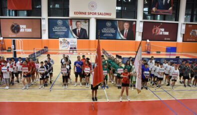 ANALİG Badminton grup müsabakaları başladı
