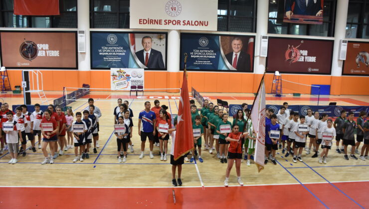 ANALİG Badminton grup müsabakaları başladı