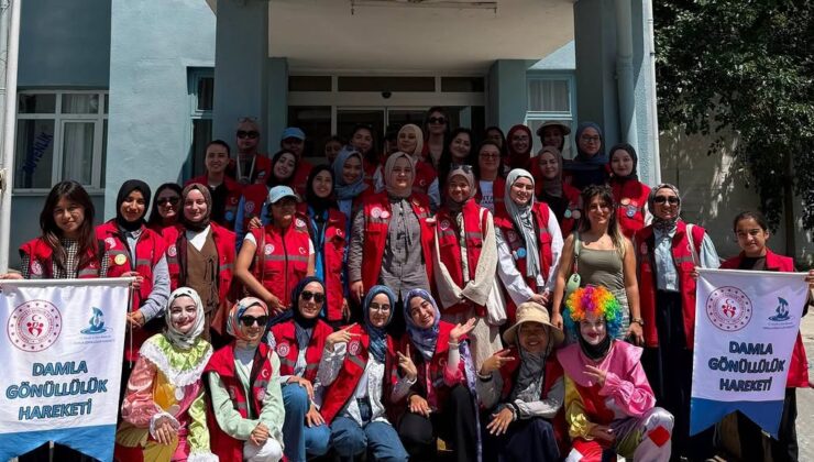 Genç gönüllülerden huzurevi sakinlerine anlamlı ziyaret