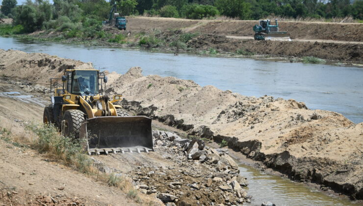 Tunca Nehri’nin yatağı temizleniyor