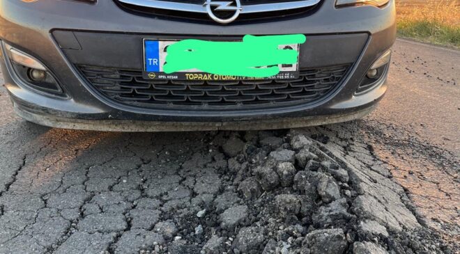 Bozuk yol isyan ettirdi