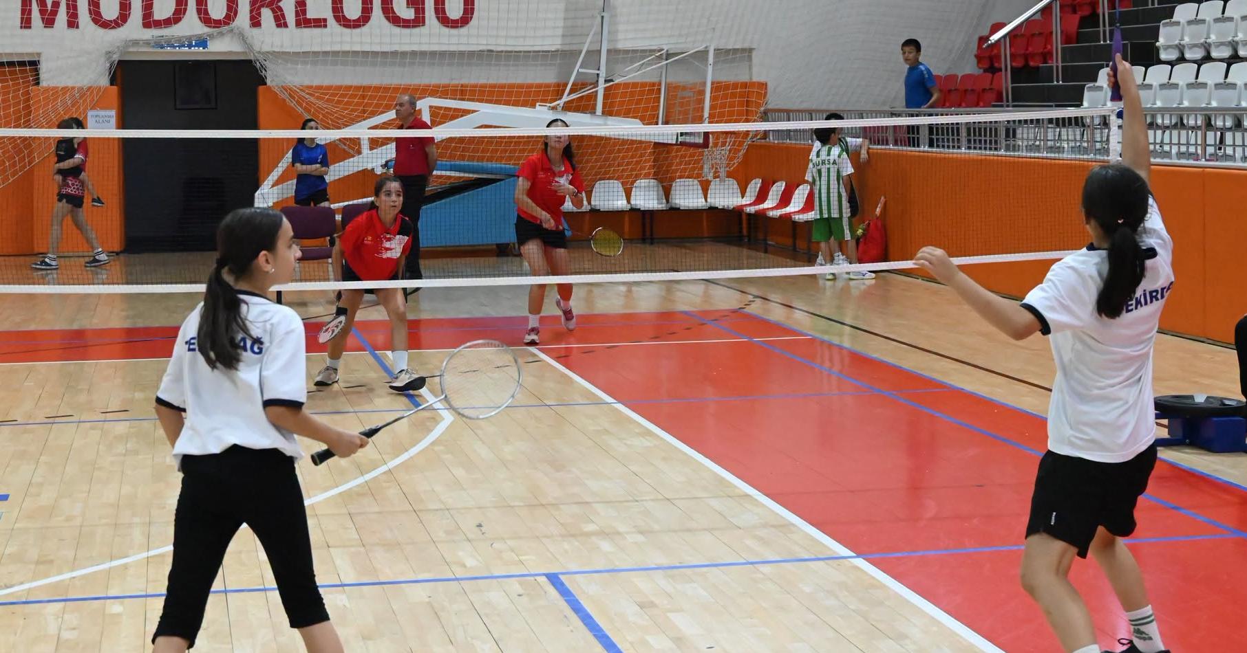 ANALİG badminton grup müsabakaları tamamlandı