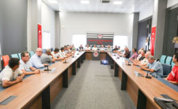 Arı yetiştiricileri buluştu