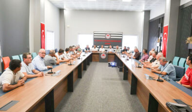 Arı yetiştiricileri buluştu