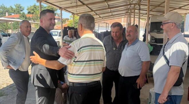 Başkan Geldi’den pazar ziyareti