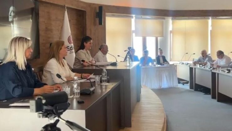 Belediyeye otopark gelirleriyle araç alınıyor