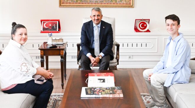 Çevreci Aras’a Vali’den bisiklet