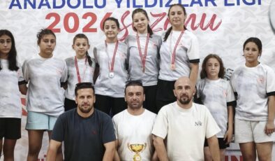 Güreşte kızlardan tarihi başarı