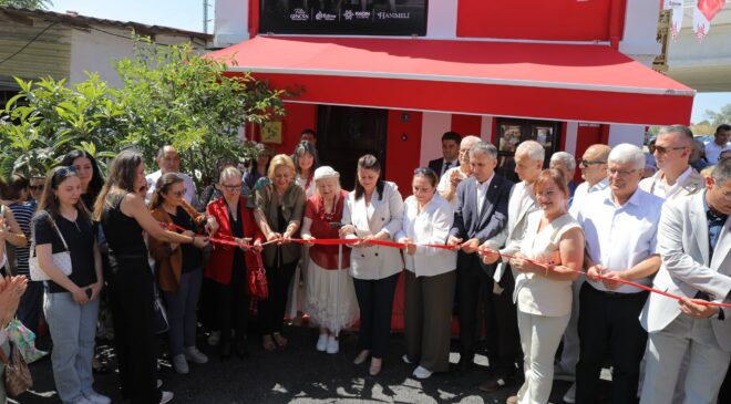 Mor ev artık “Hanımeli”
