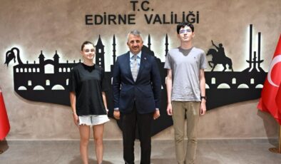 LGS’de tam puan alan öğrencilere Vali Sezer’den tebrik