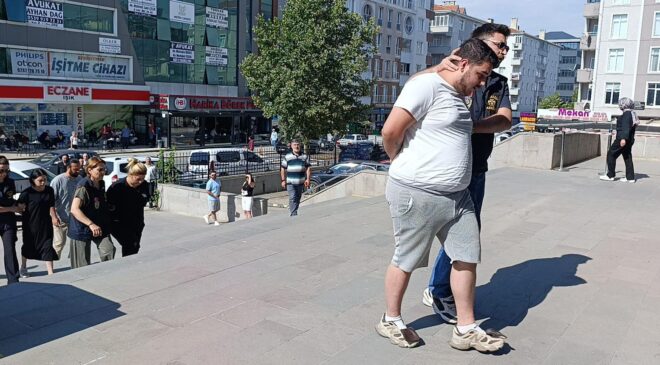 Marketten bebek maması çaldı!