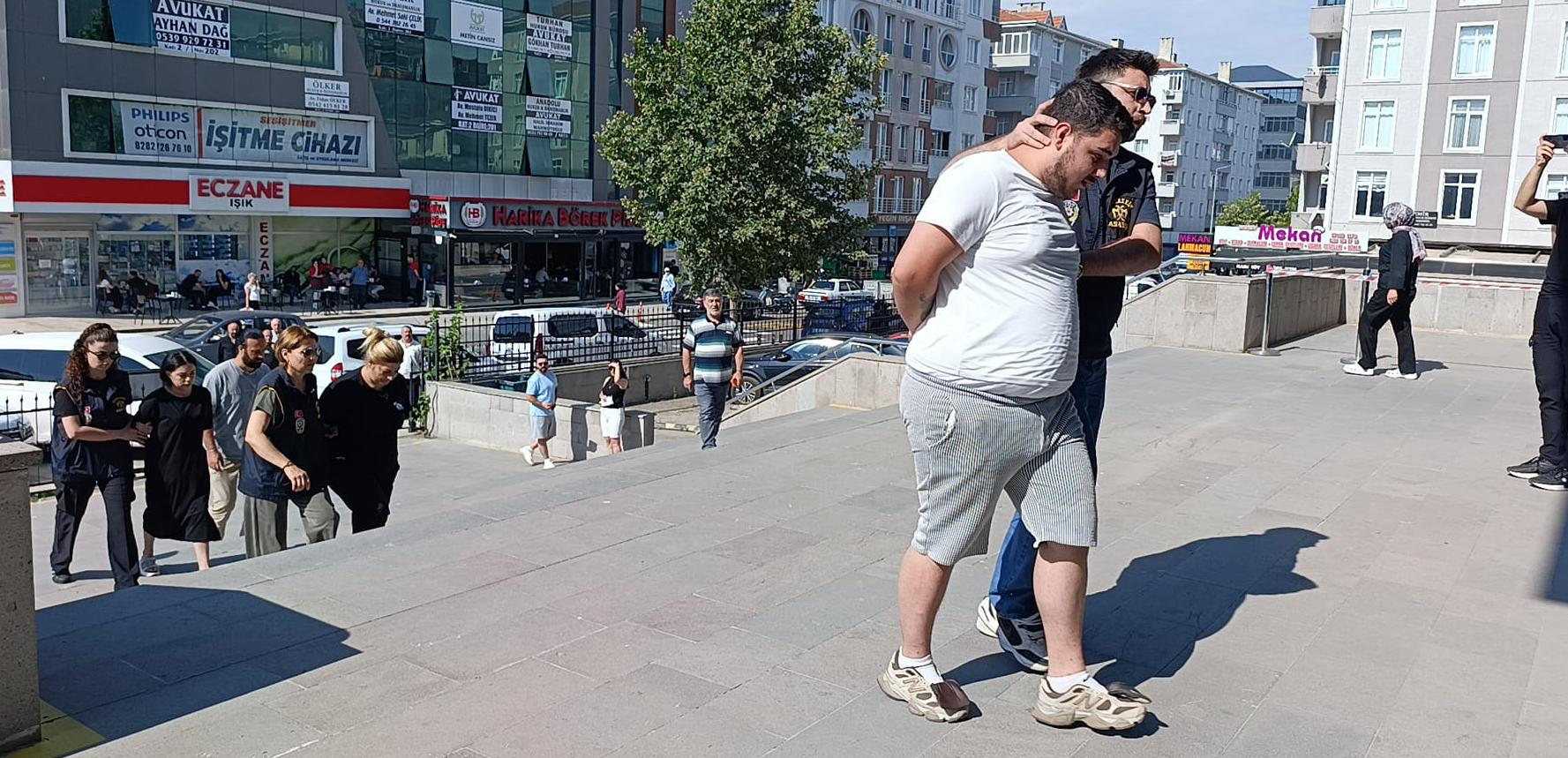 Marketten bebek maması çaldı!