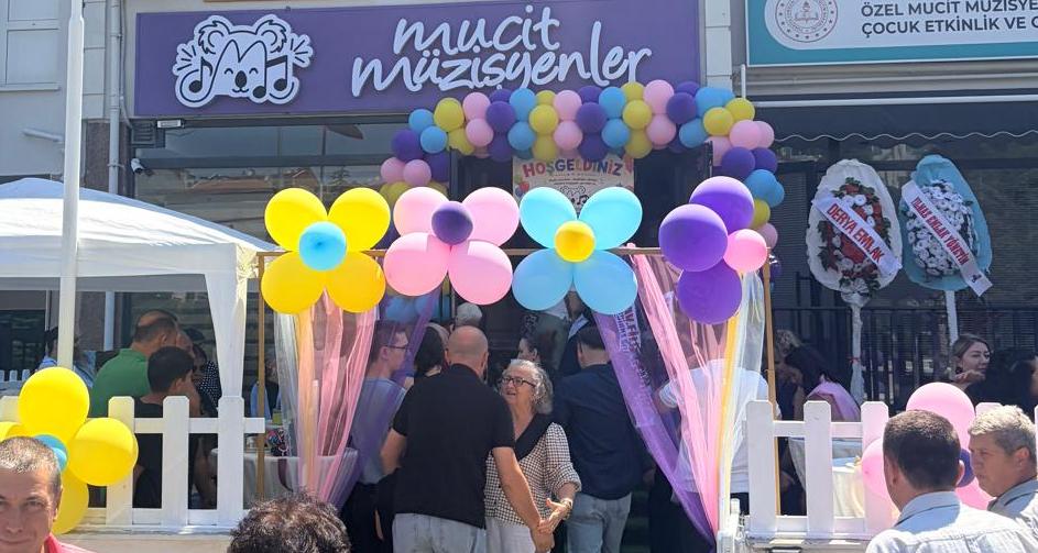 Mucit Müzisyenler açıldı