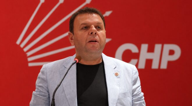 Ediz Ün, CHP’ye geçti