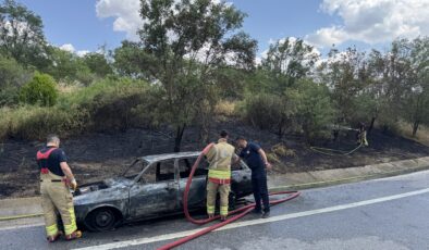 Otomobilde başladı ağaçlık alana sıçradı