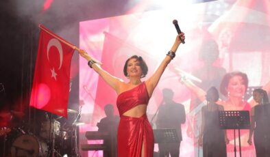 Göksel’den “Zafer” konseri