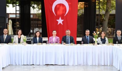 Komutanlara veda yemeği