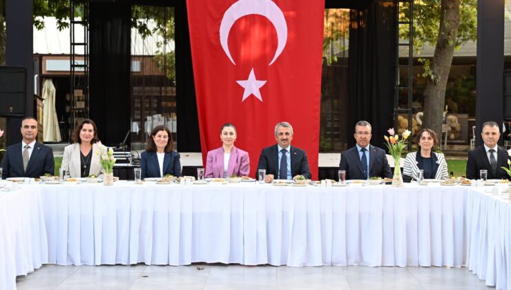 Komutanlara veda yemeği