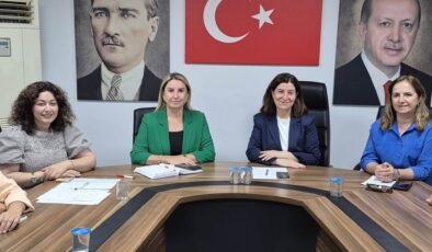 Aksal partililerle bir araya geldi
