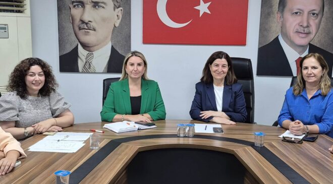 Aksal partililerle bir araya geldi