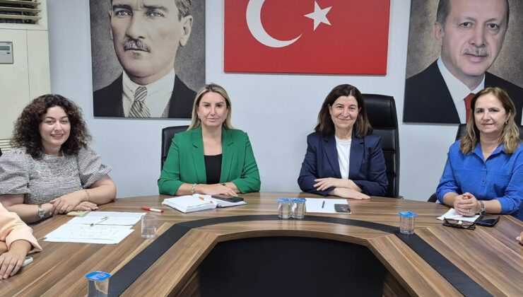 Aksal partililerle bir araya geldi