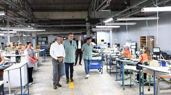 Valisi Sezer, tekstil fabrikasını ziyaret etti