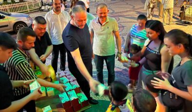 MHP’den Kandil Simidi İkramı