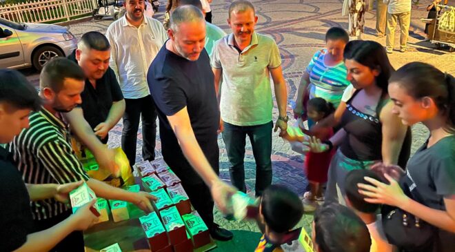 MHP’den Kandil Simidi İkramı