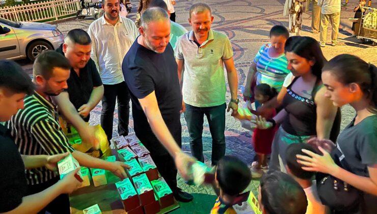 MHP’den Kandil Simidi İkramı
