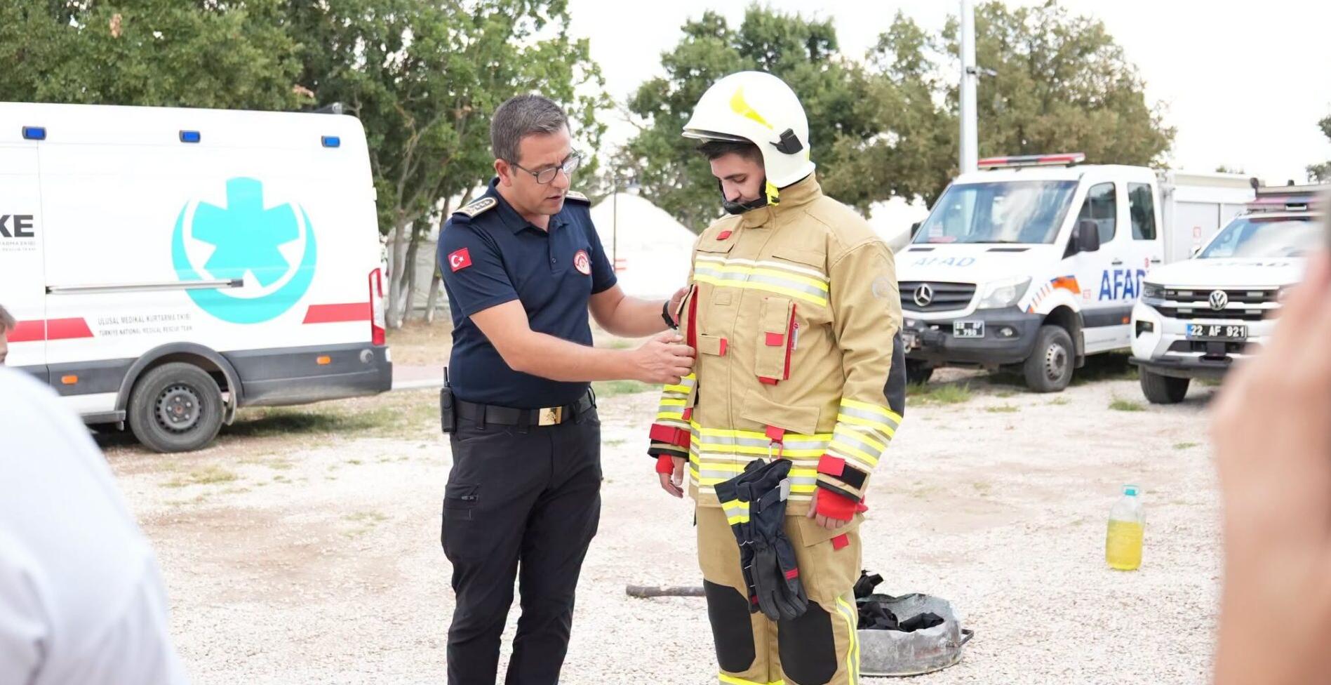 Afet Farkındalık Kampı’nda itfaiye eğitimi