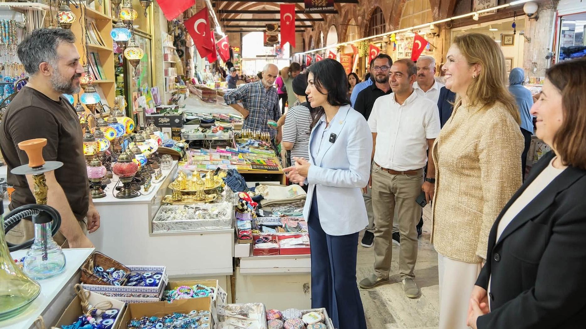 Ayan’dan bir dizi ziyaret