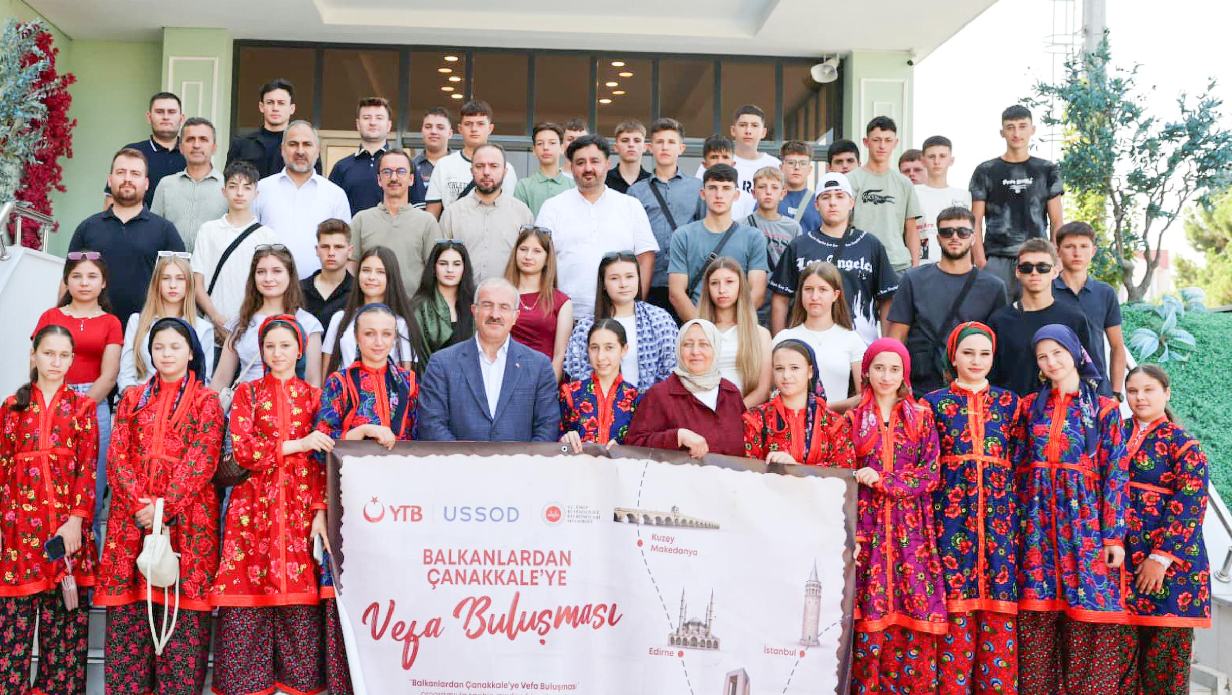 Balkanlardaki gençler ilk kez ana vatanda