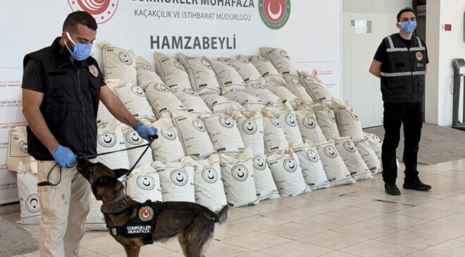 Dedektör Atlas kaçakçılara göz açtırmıyor