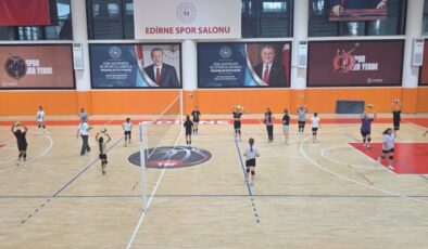Dezavantajlı öğrencilere voleybol etkinliği